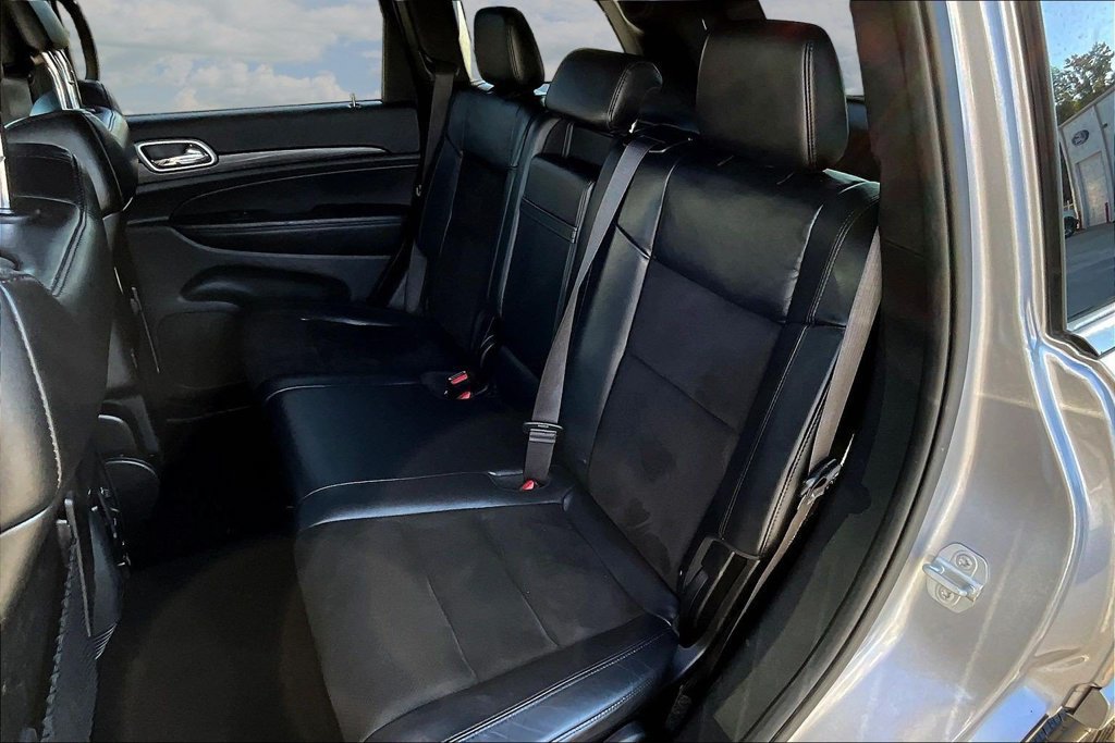 Used 2019 Jeep Grand Cherokee Altitude AWD/4WD image 24