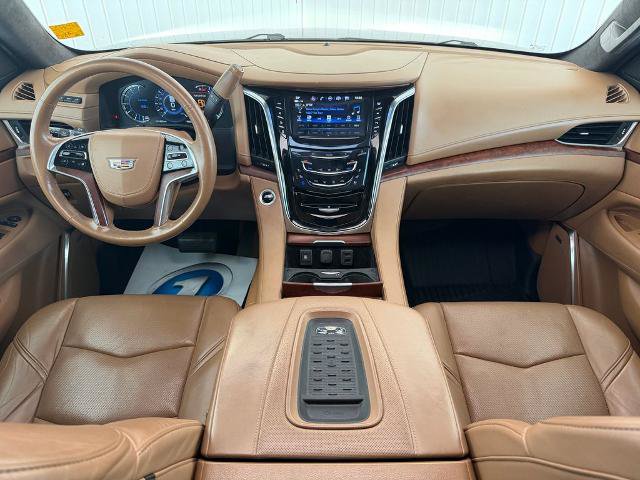 Used 2017 Cadillac Escalade Platinum AWD/4WD image 3