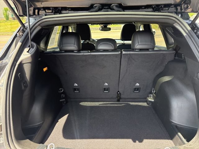 Used 2024 Jeep Compass Latitude w/ Convenience Group AWD/4WD image 38