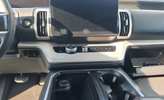 Certified 2025 Ford Expedition Active AWD/4WD image 10