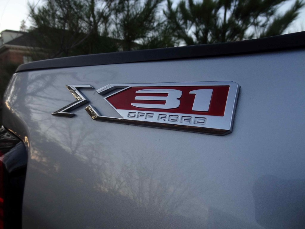 Used 2023 GMC Sierra 3500 SLT w/ SLT Premium Package image 7