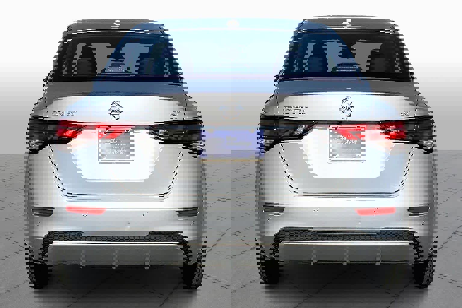 Used 2021 Nissan Sentra SV image 2