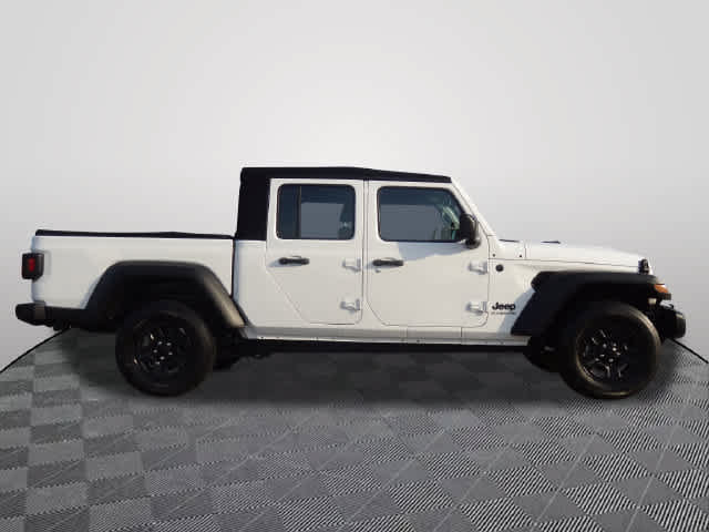 Used 2024 Jeep Gladiator Sport AWD/4WD image 4
