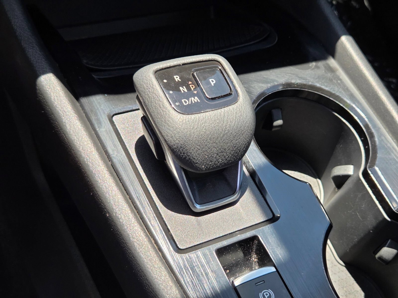 Used 2024 Nissan Rogue SV FWD image 23