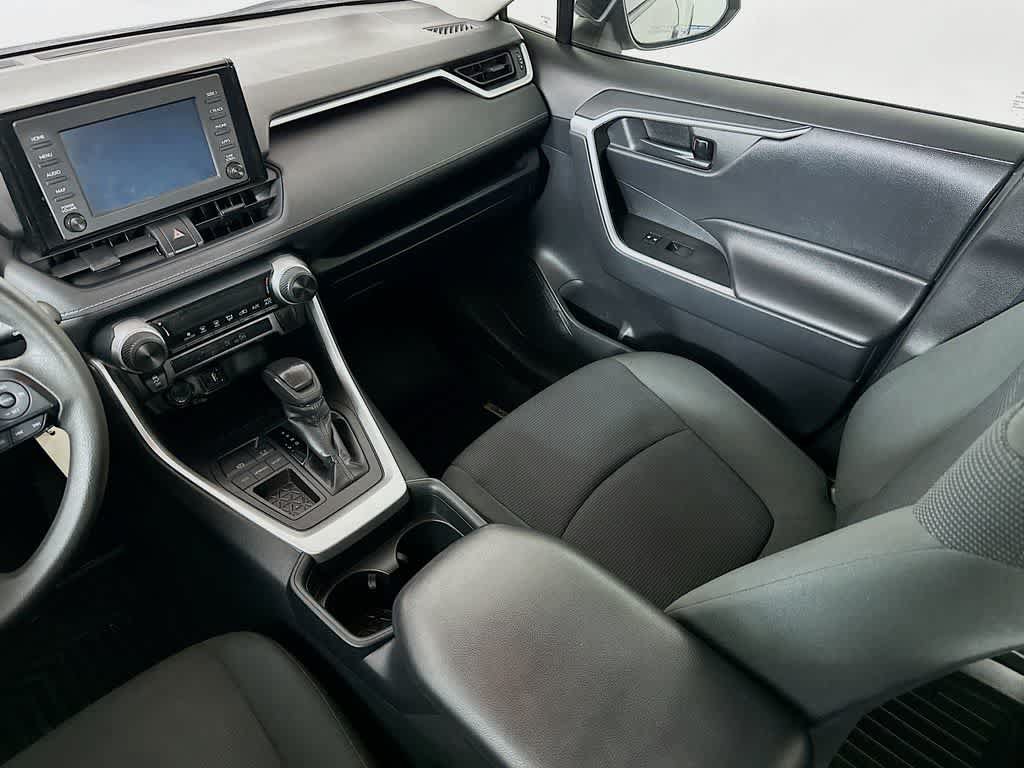 Used 2019 Toyota RAV4 LE FWD image 12