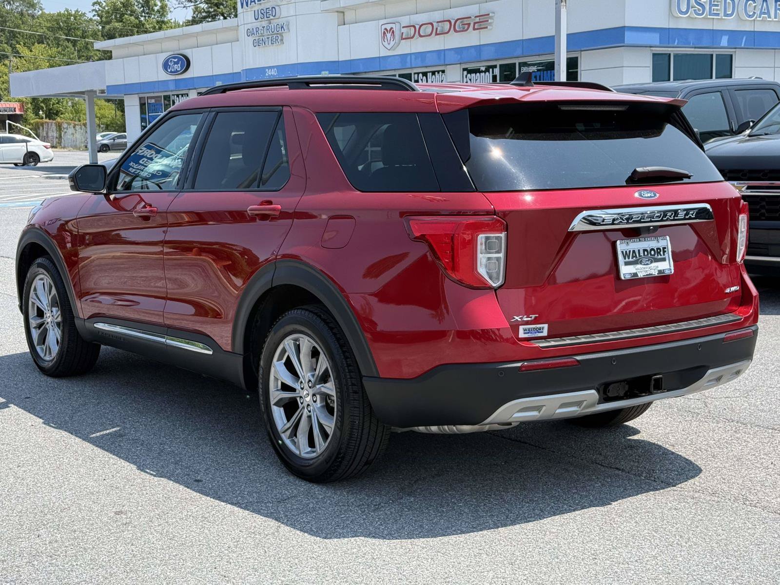 Certified 2024 Ford Explorer XLT w/ Equipment Group 202A AWD/4WD image 4