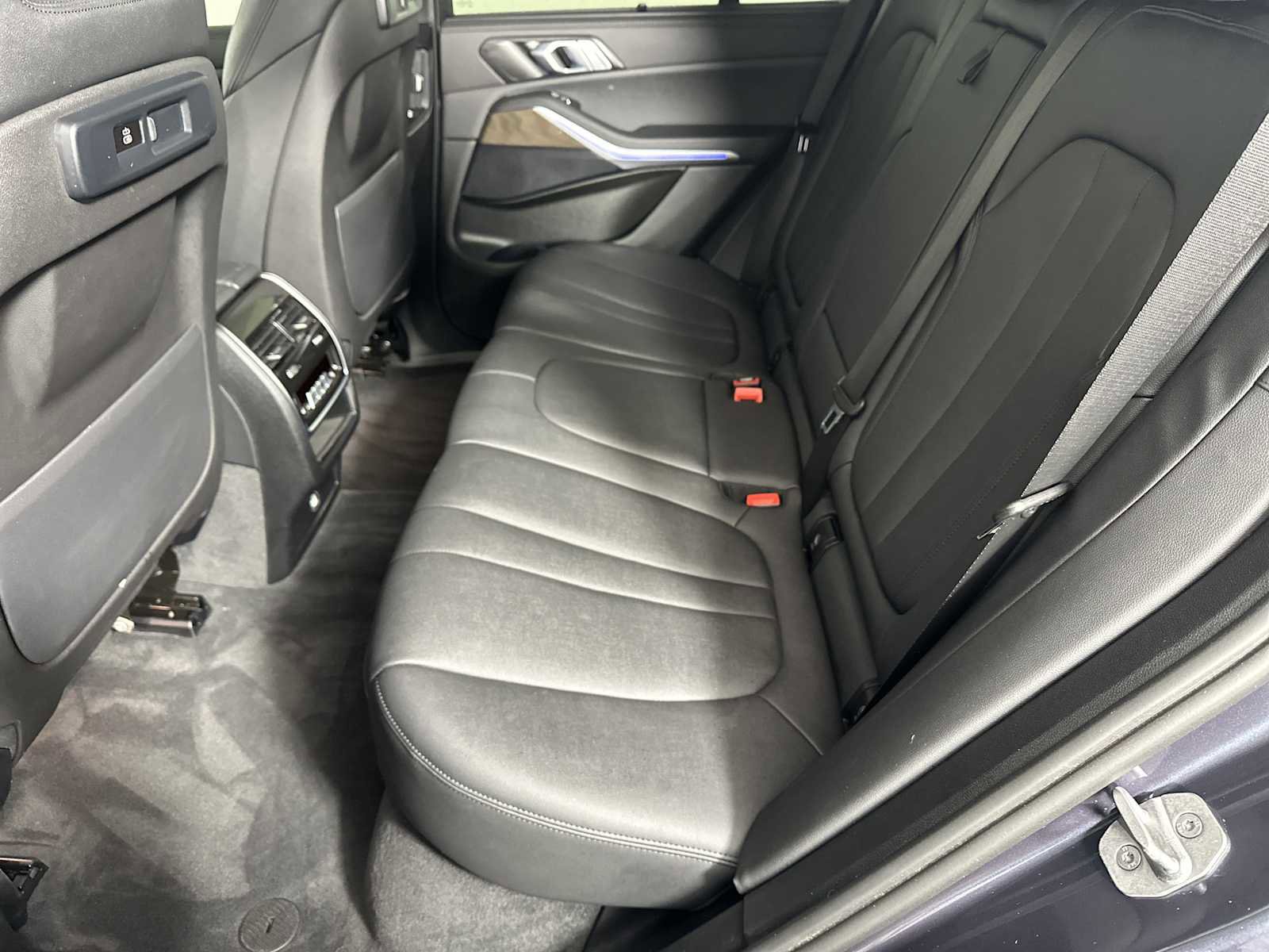 Used 2022 BMW X5 sDrive40i w/ Premium Package image 17