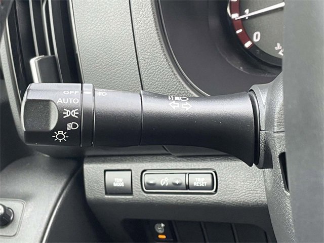 Used 2025 Nissan Frontier PRO-4X image 23