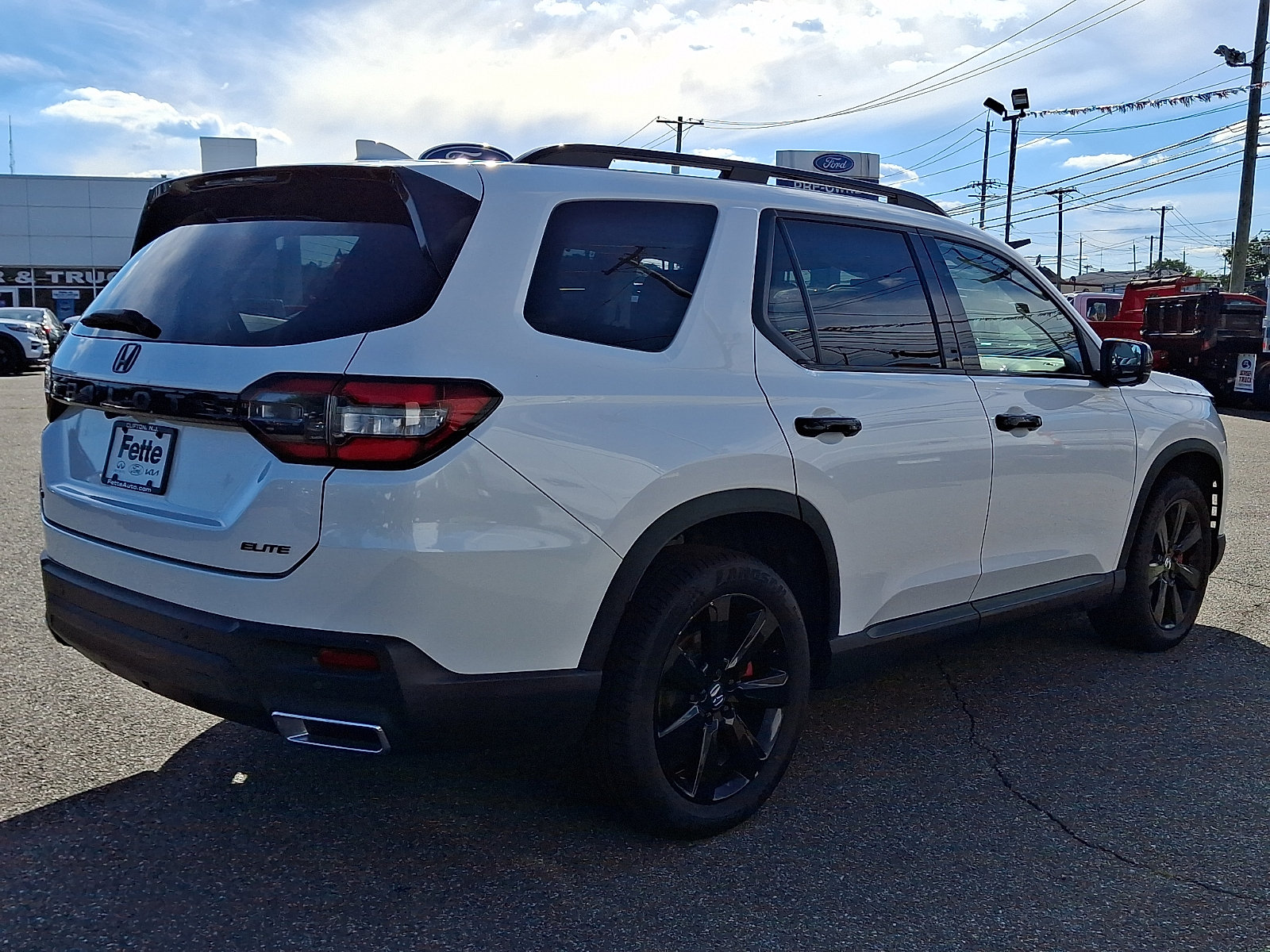 Used 2023 Honda Pilot Elite image 4