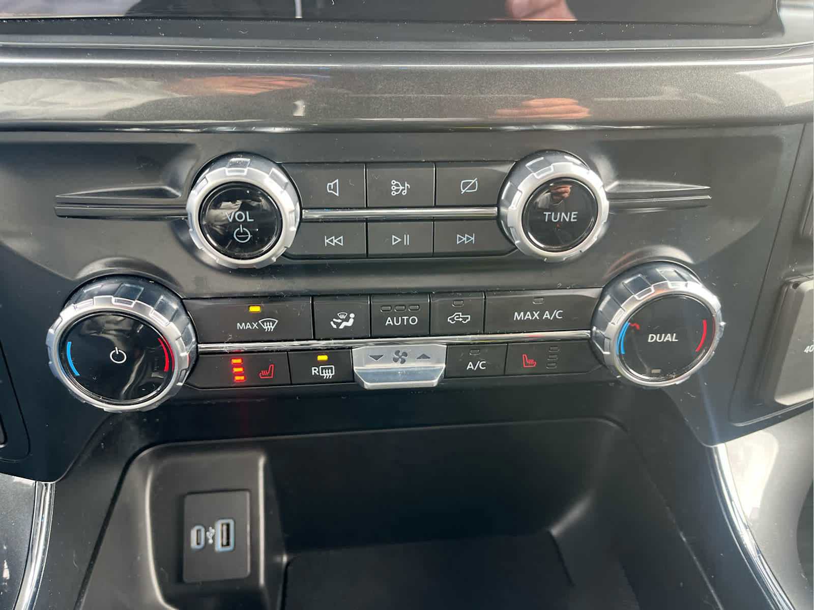 Certified 2023 Ford F150 XLT w/ Equipment Group 302A High image 43