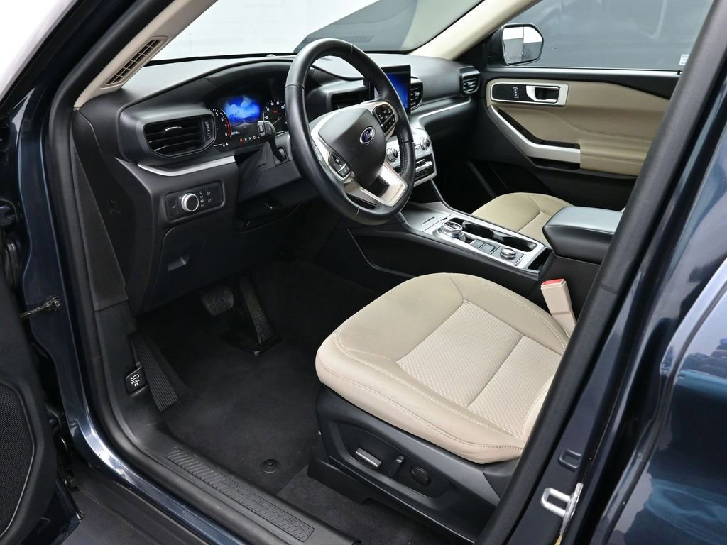 Certified 2022 Ford Explorer XLT w/ Class IV Trailer Tow Package image 26