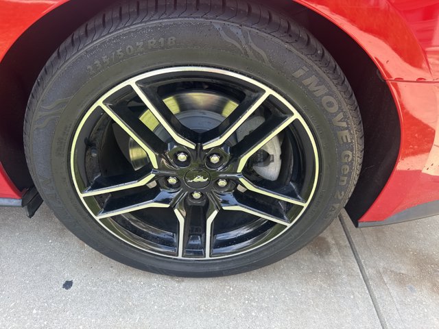Certified 2018 Ford Mustang Premium RWD image 11