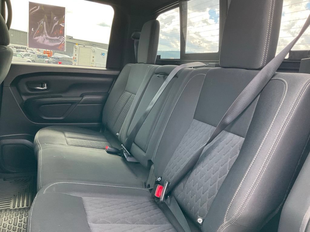 Used 2018 Nissan Titan SV w/ SV Convenience Package AWD/4WD image 18