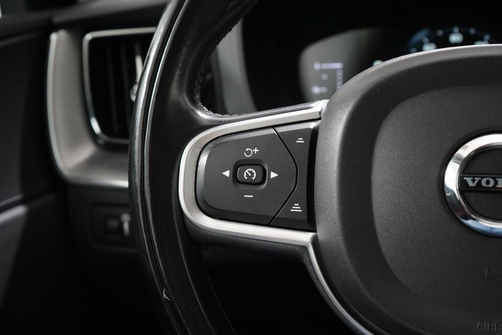 Used 2019 Volvo XC60 T5 Momentum w/ Premium Package AWD/4WD image 20