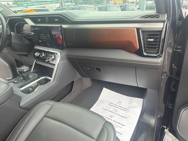 Used 2024 GMC Sierra 1500 Denali w/ Technology Package AWD/4WD image 17
