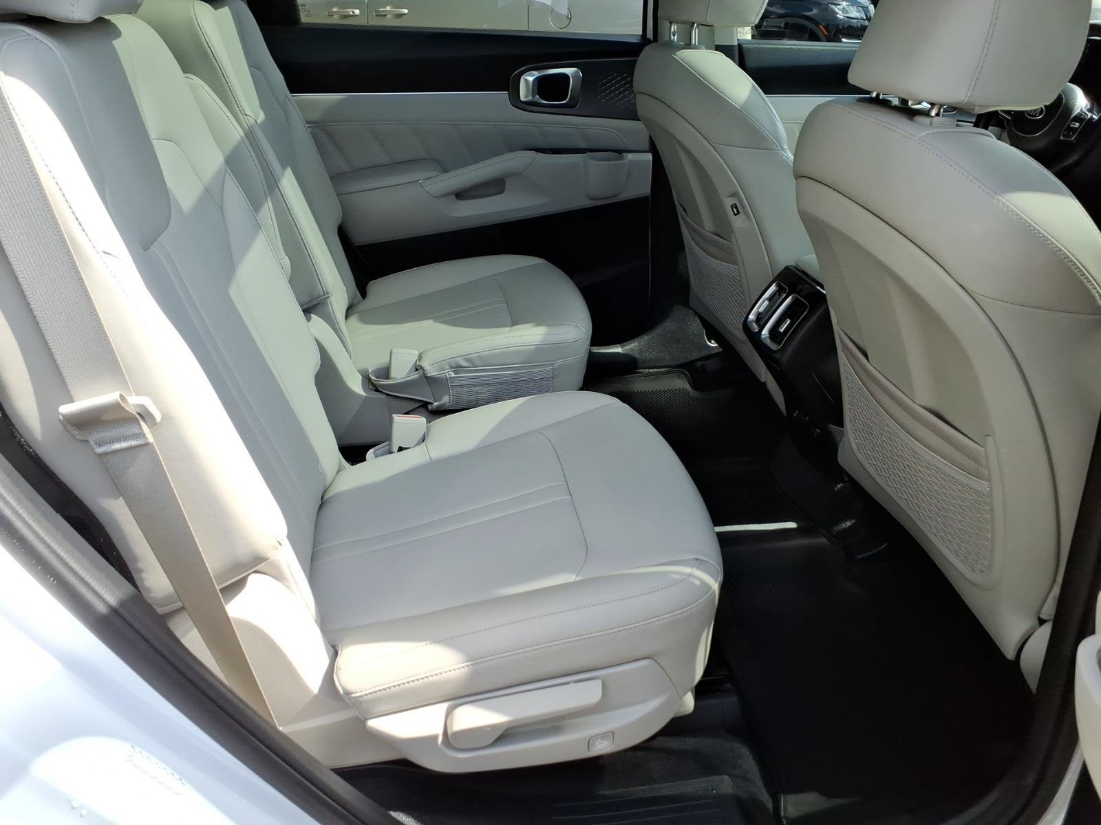 Used 2021 Kia Sorento AWD image 26