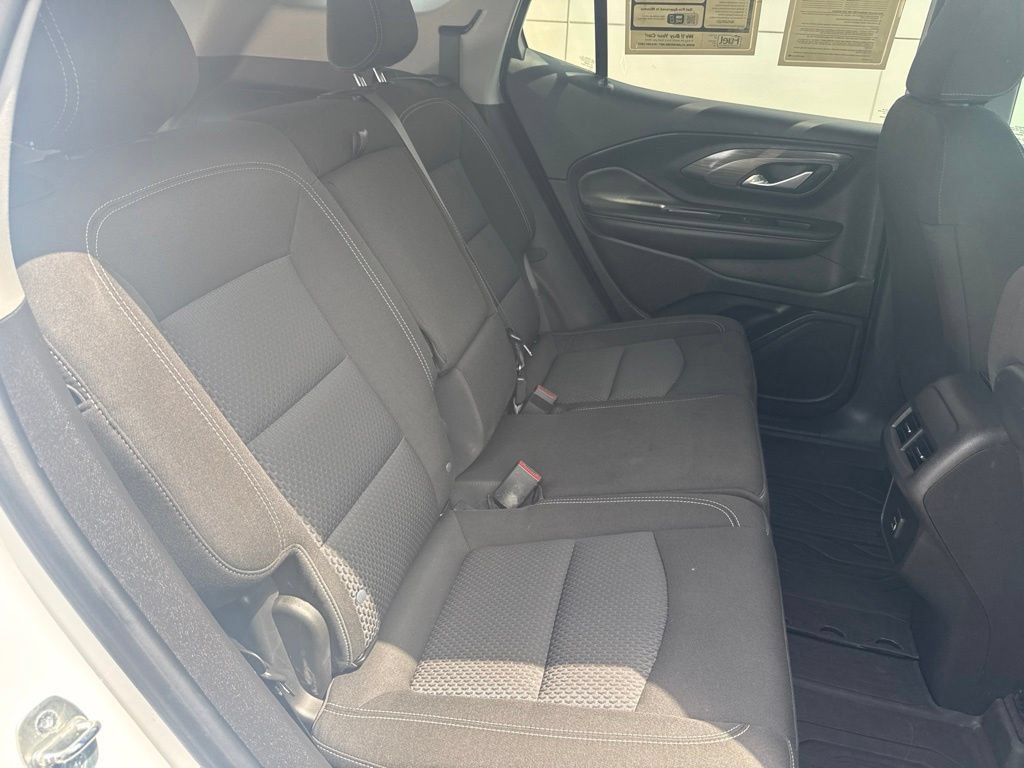 Used 2024 GMC Terrain SLE w/ Driver Convenience Package FWD image 28