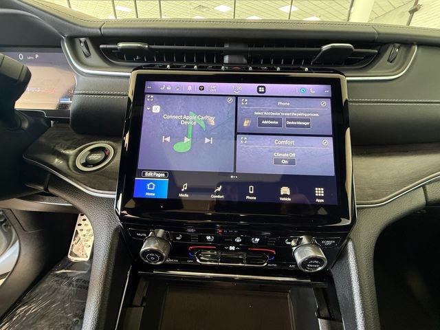 Used 2023 Jeep Grand Cherokee Overland w/ Advanced Protech Group III AWD/4WD image 21