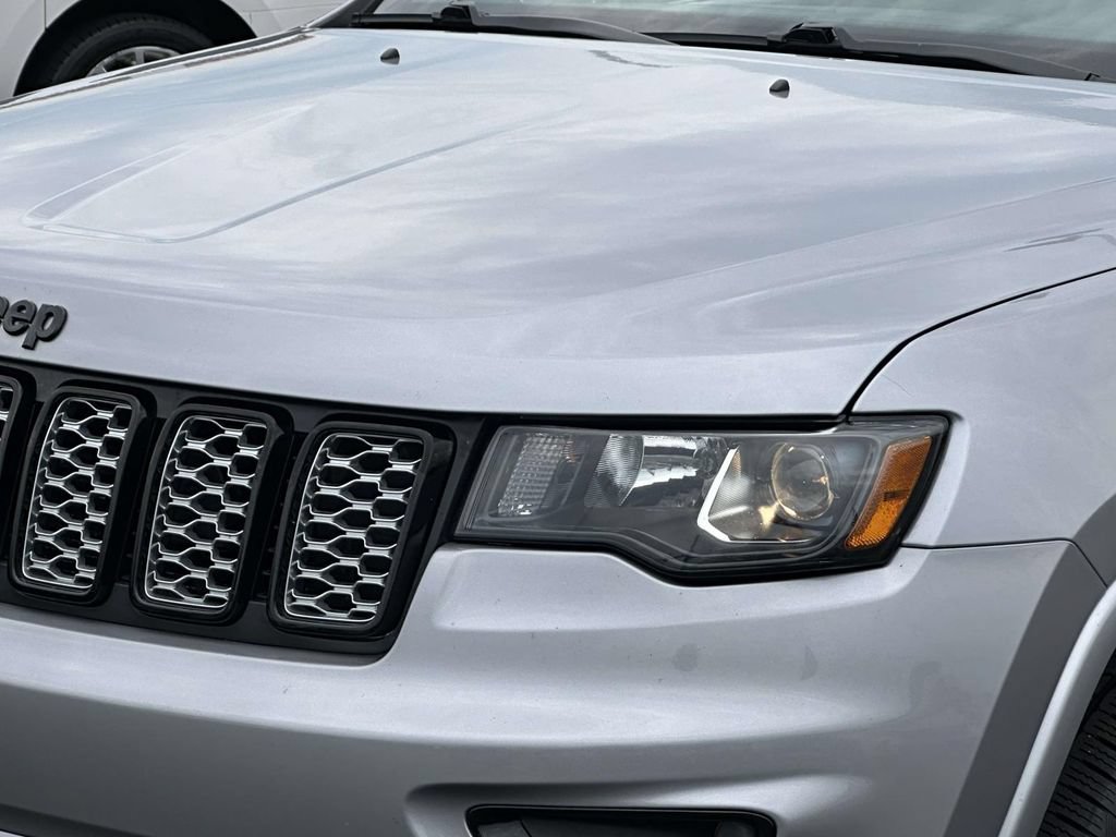 Used 2020 Jeep Grand Cherokee Altitude AWD/4WD image 7