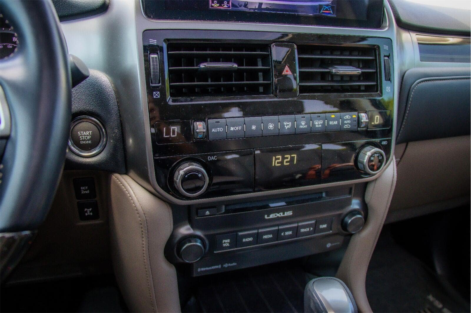 Used 2023 Lexus GX 460 Premium w/ Premium Package AWD/4WD image 17