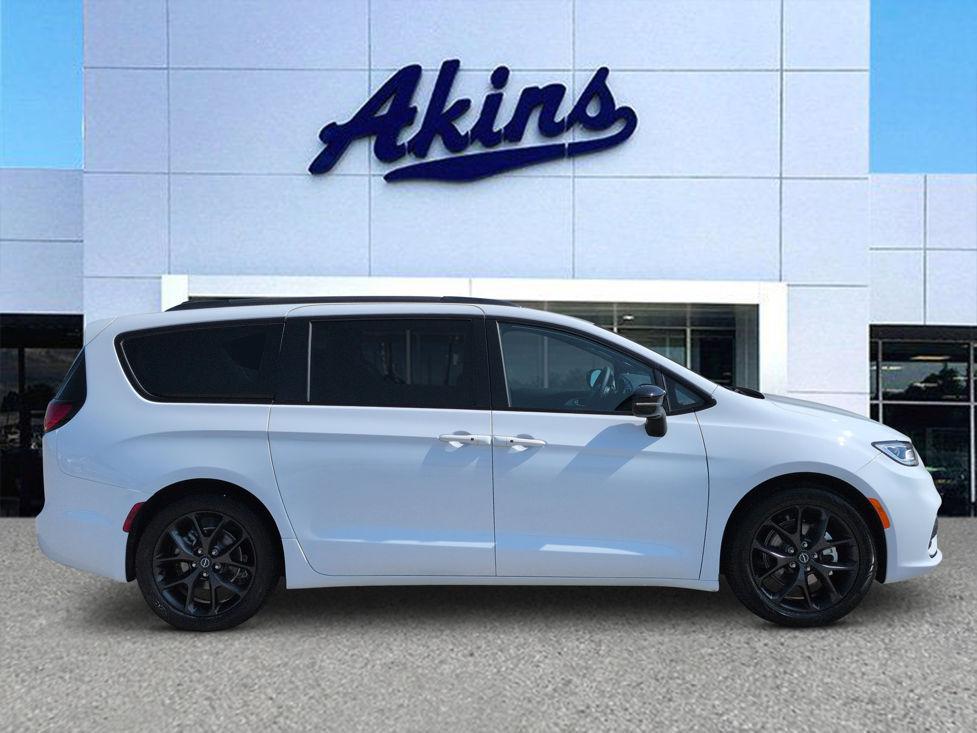 Used 2025 Chrysler Pacifica Limited FWD image 1