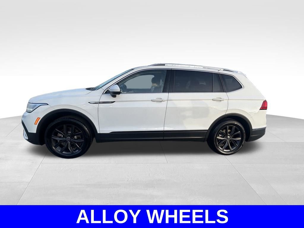 Used 2024 Volkswagen Tiguan SE image 3