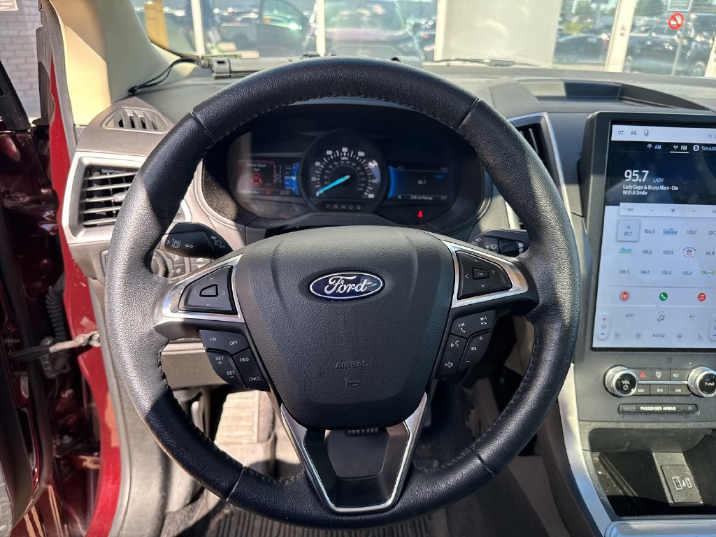 Certified 2024 Ford Edge SEL w/ Convenience Package AWD/4WD image 16