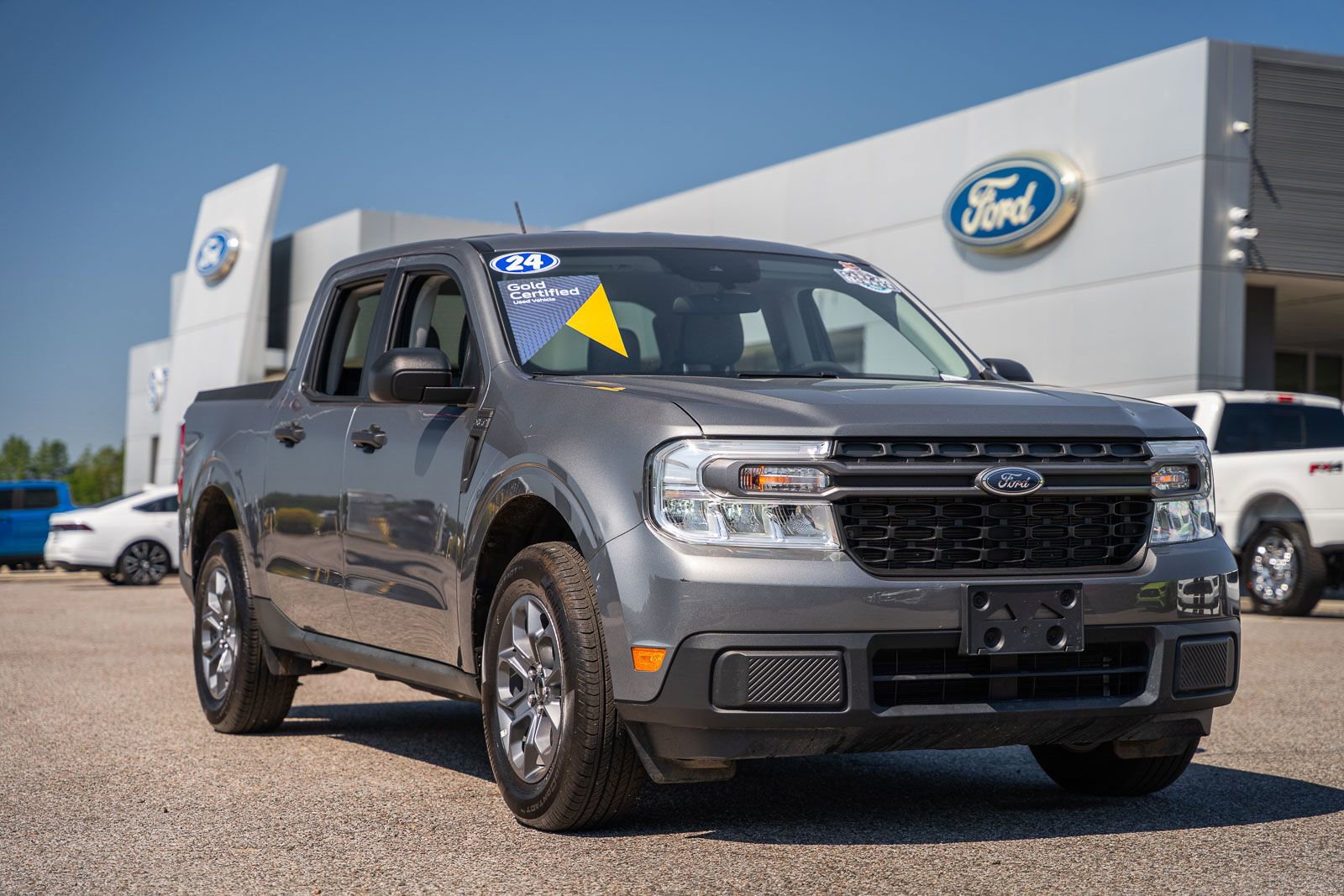 Certified 2024 Ford Maverick XLT FWD image 1