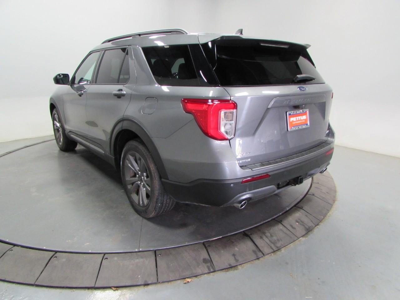 Certified 2021 Ford Explorer XLT w/ Equipment Group 202A AWD/4WD image 5