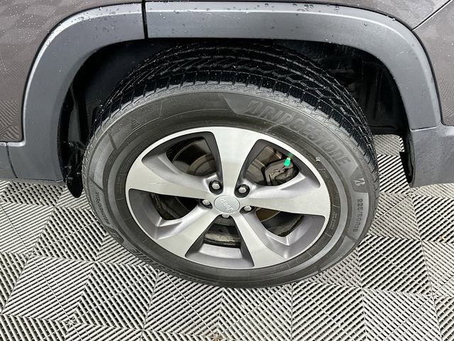 Used 2020 Jeep Cherokee Limited image 35