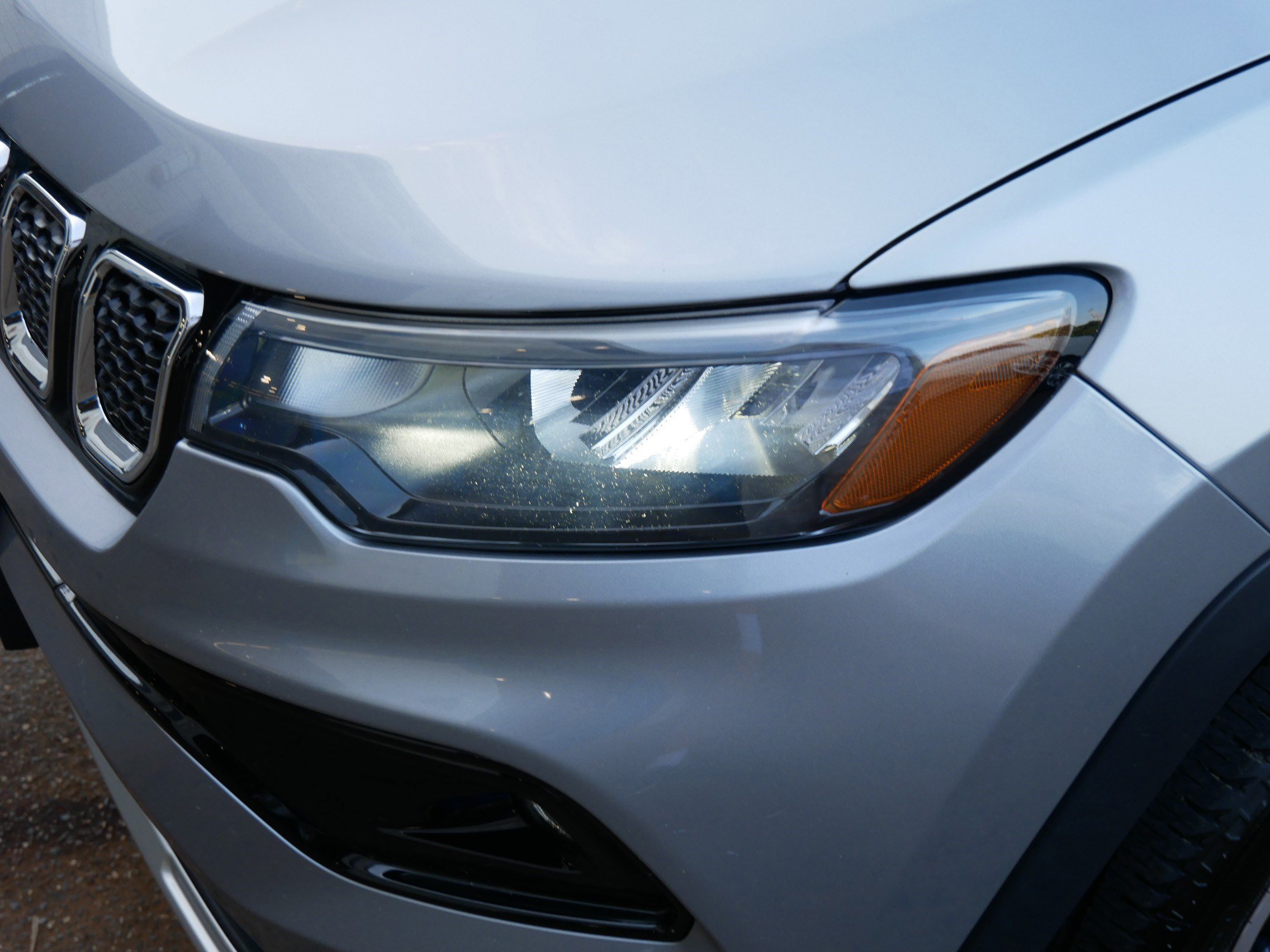 Used 2023 Jeep Compass Limited image 16