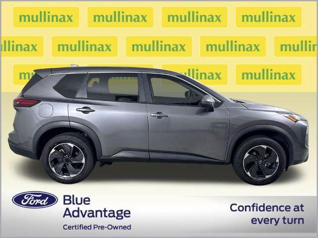 Used 2024 Nissan Rogue SV FWD image 2