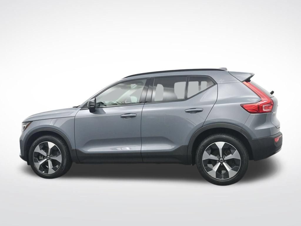 Used 2023 Volvo XC40 B4 Ultimate FWD image 10