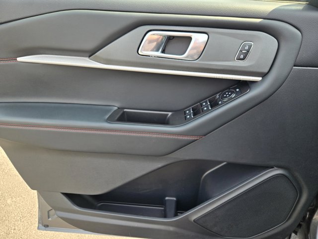Certified 2025 Ford Explorer ST-Line AWD/4WD image 16