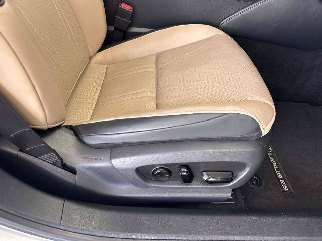 Used 2019 Lexus ES 350 w/ Accessory Package FWD image 14