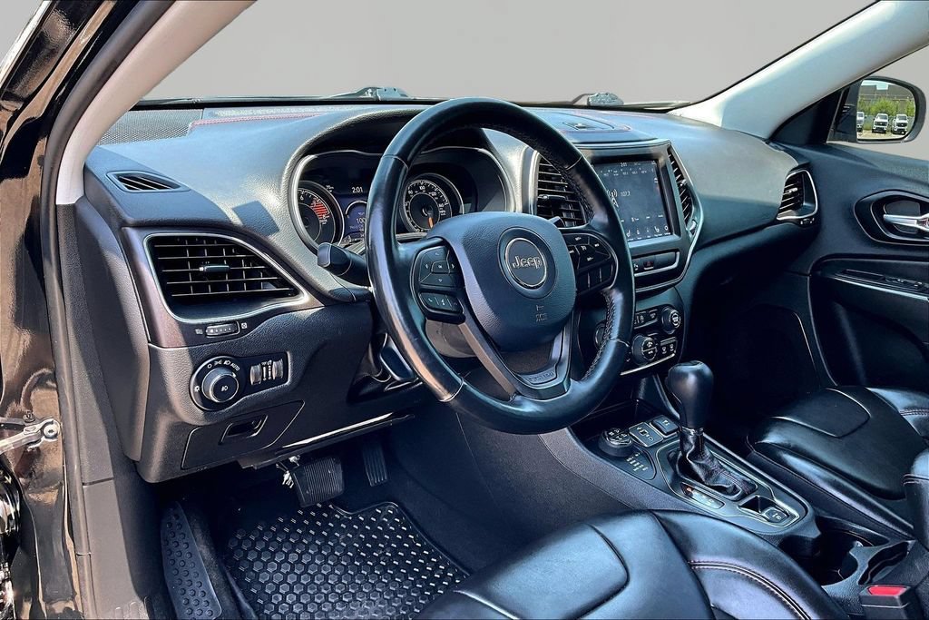 Used 2020 Jeep Cherokee Trailhawk w/ Cold Weather Group AWD/4WD image 14