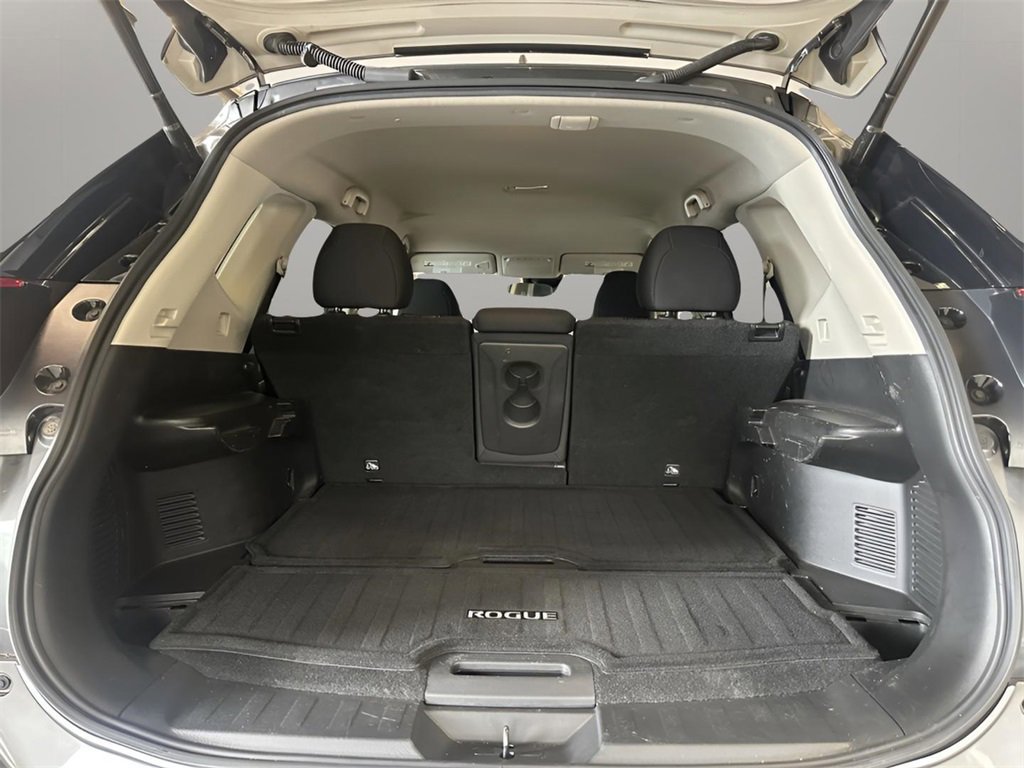 Used 2019 Nissan Rogue SV image 9