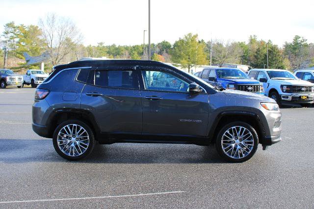 Used 2022 Jeep Compass Limited w/ Elite Group AWD/4WD image 4