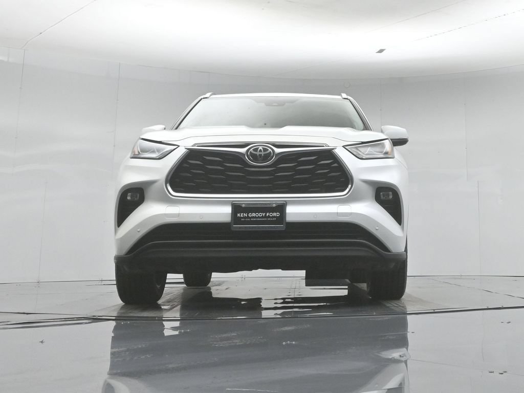Used 2022 Toyota Highlander Limited FWD image 52