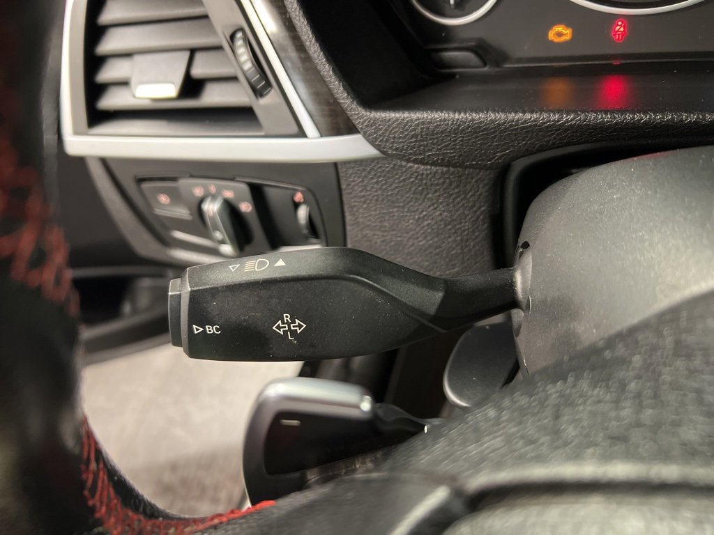 Used 2018 BMW 330i xDrive Sedan w/ Convenience Package image 19