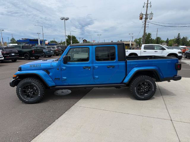 Used 2023 Jeep Gladiator Sport AWD/4WD image 3