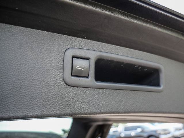 Used 2021 Toyota Highlander XLE AWD/4WD image 13