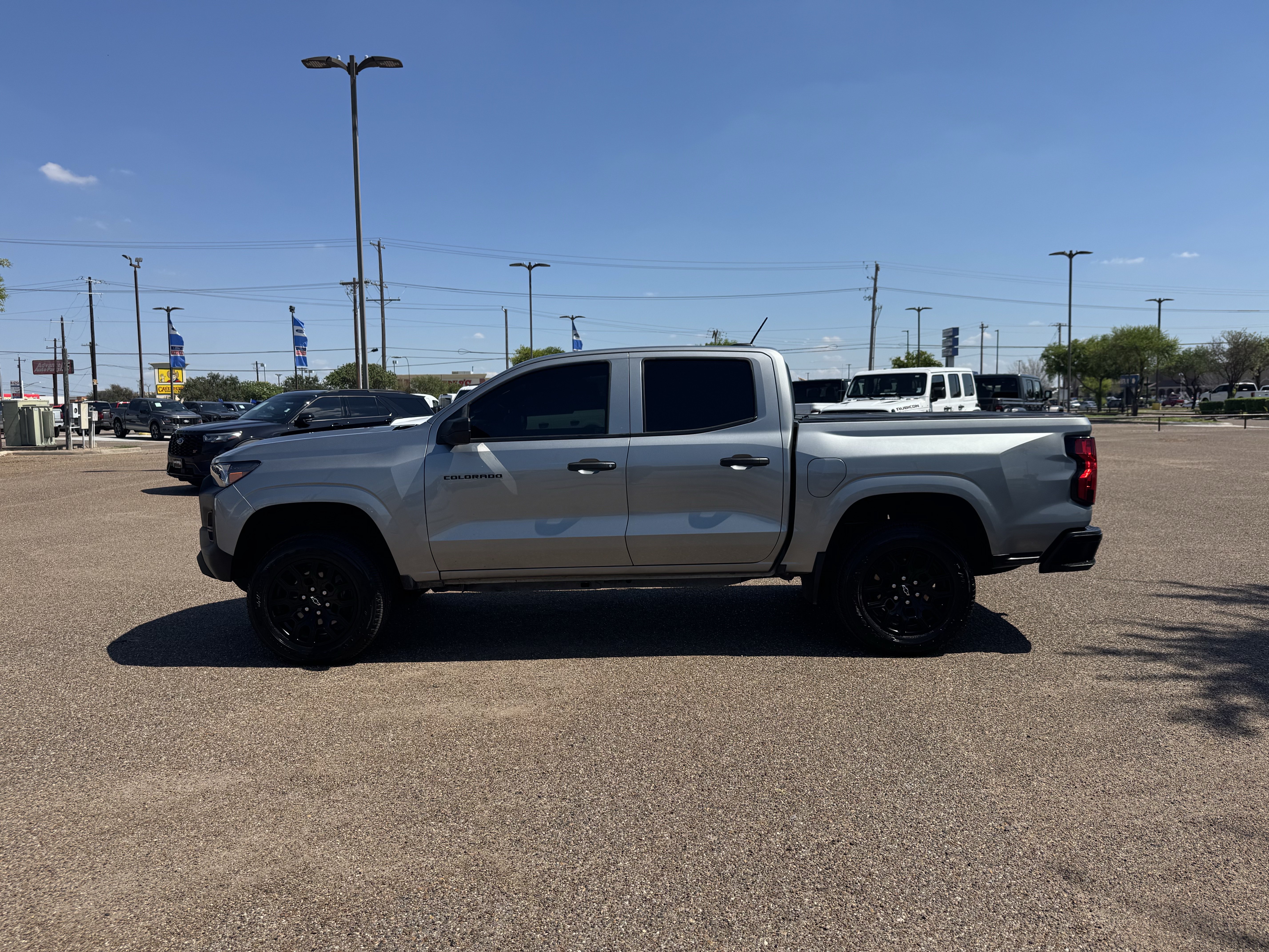 Used 2025 Chevrolet Colorado W/T w/ WT Custom Package RWD image 9