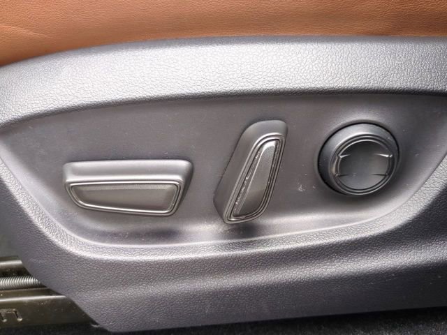 Used 2025 Toyota Crown Signia image 22