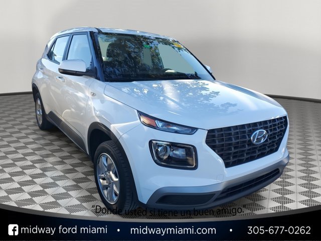 Used 2023 Hyundai Venue SE image 3