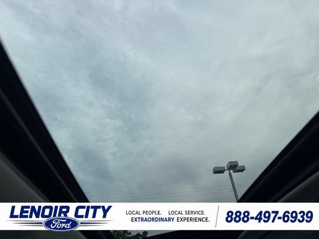Used 2023 Toyota Highlander XLE AWD/4WD image 16