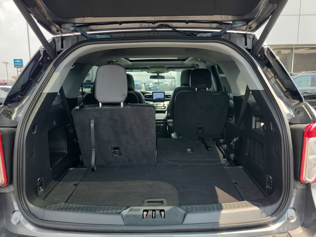 Certified 2023 Ford Explorer XLT w/ Equipment Group 202A AWD/4WD image 10