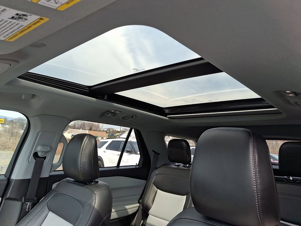 Certified 2023 Ford Explorer XLT w/ Equipment Group 202A image 15