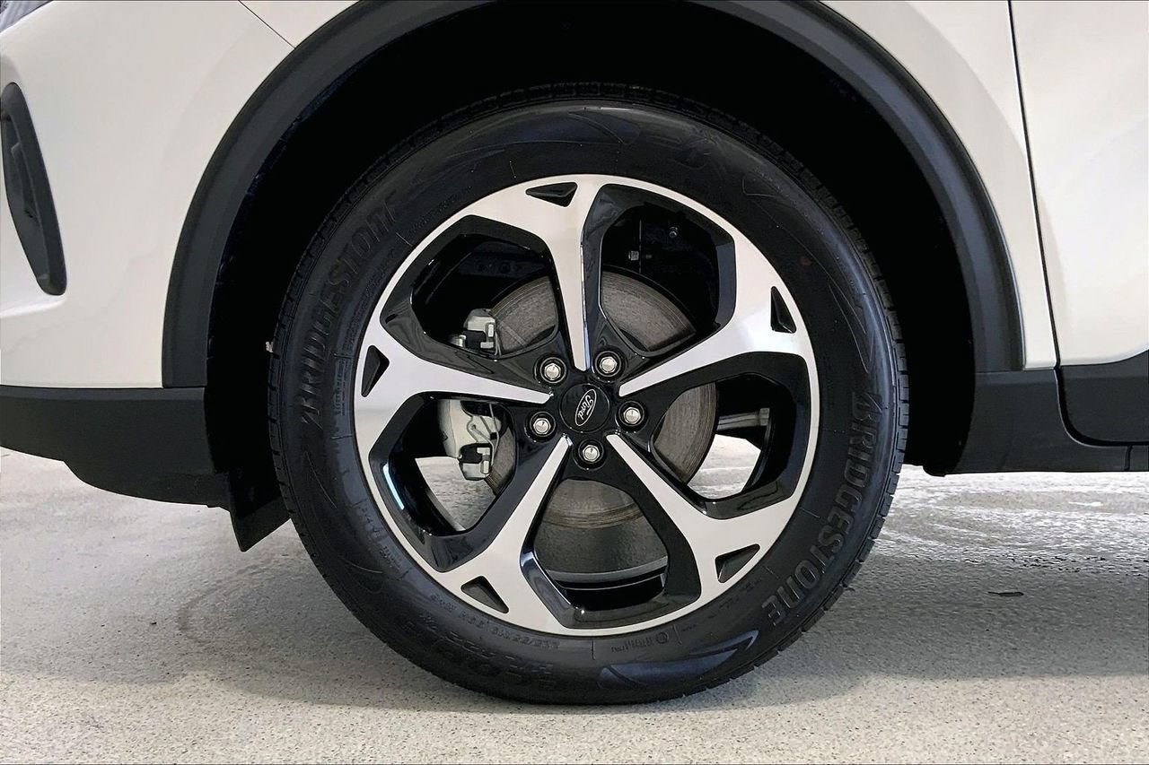 Certified 2026 Ford Escape ST-Line Select AWD/4WD image 8