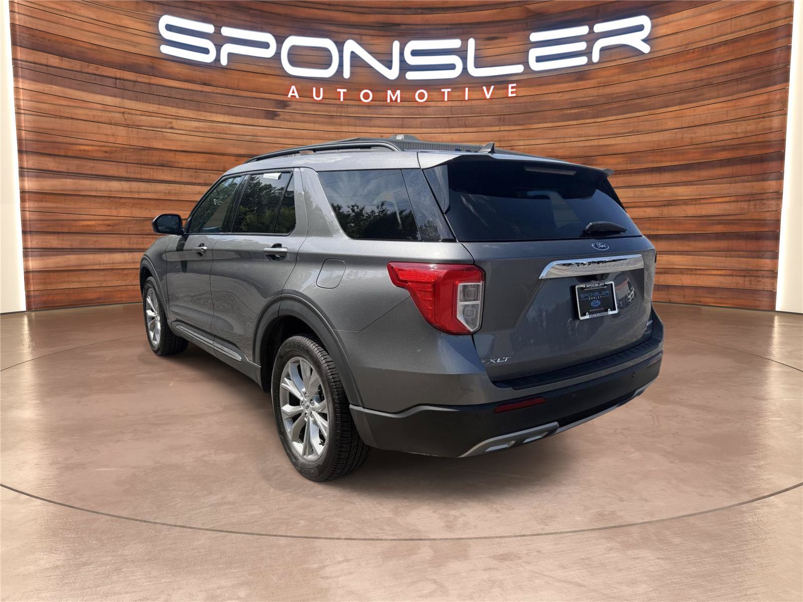Certified 2023 Ford Explorer XLT w/ Equipment Group 202A AWD/4WD image 4